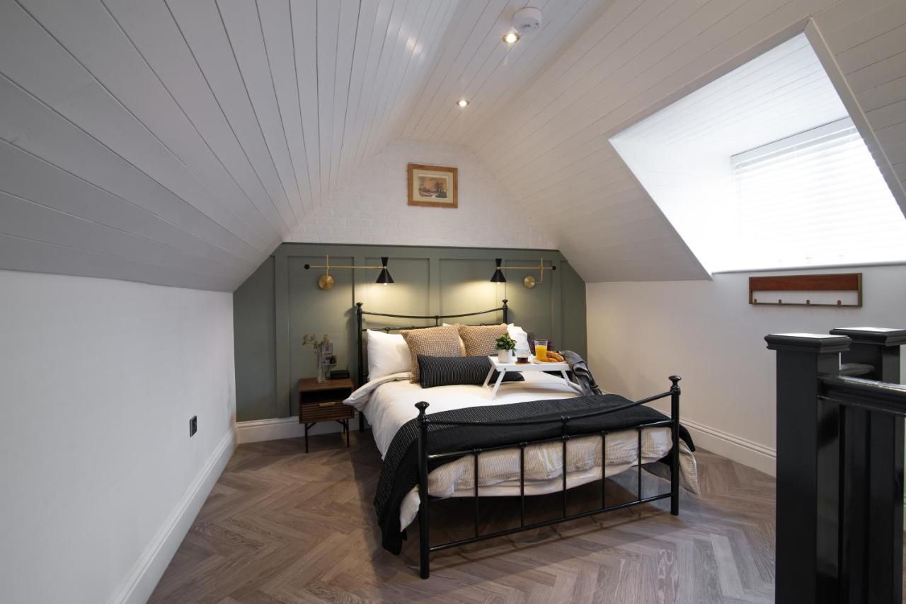 Modern Finish To A Historic Brewers House, Derby Villa Buitenkant foto